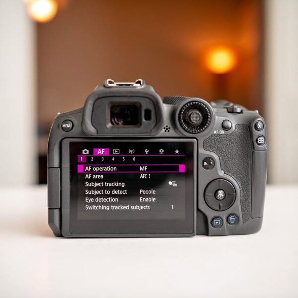 Canon EOS R7 Camera - Image 2