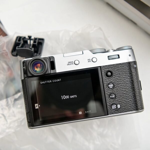 Fujifilm X100VI Silver Like new - Image 2