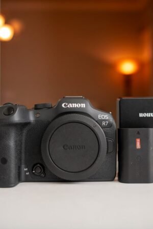 Canon EOS R7 Camera