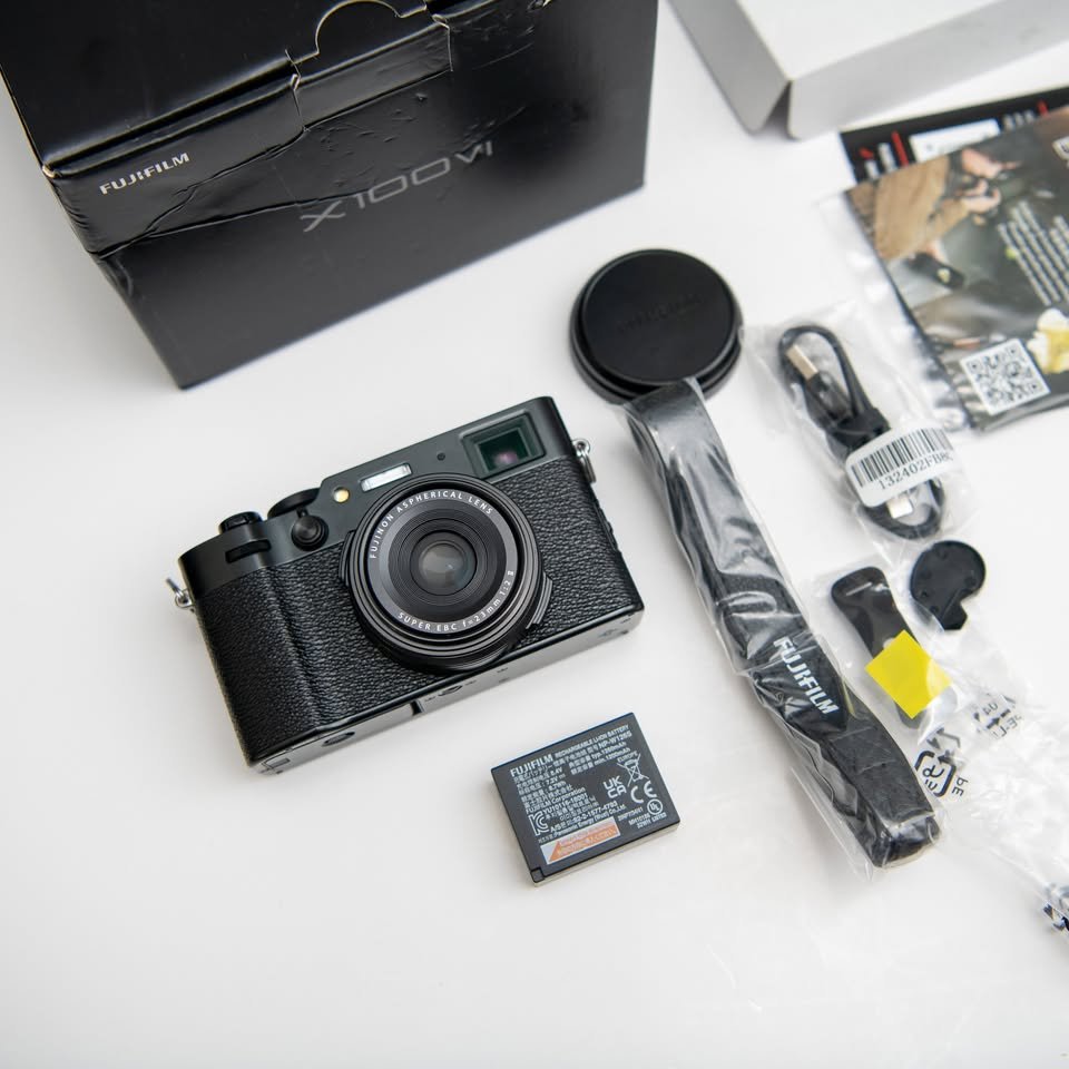 Fujifilm X100VI Camera - Image 3