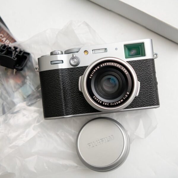 Fujifilm X100VI Silver Like new