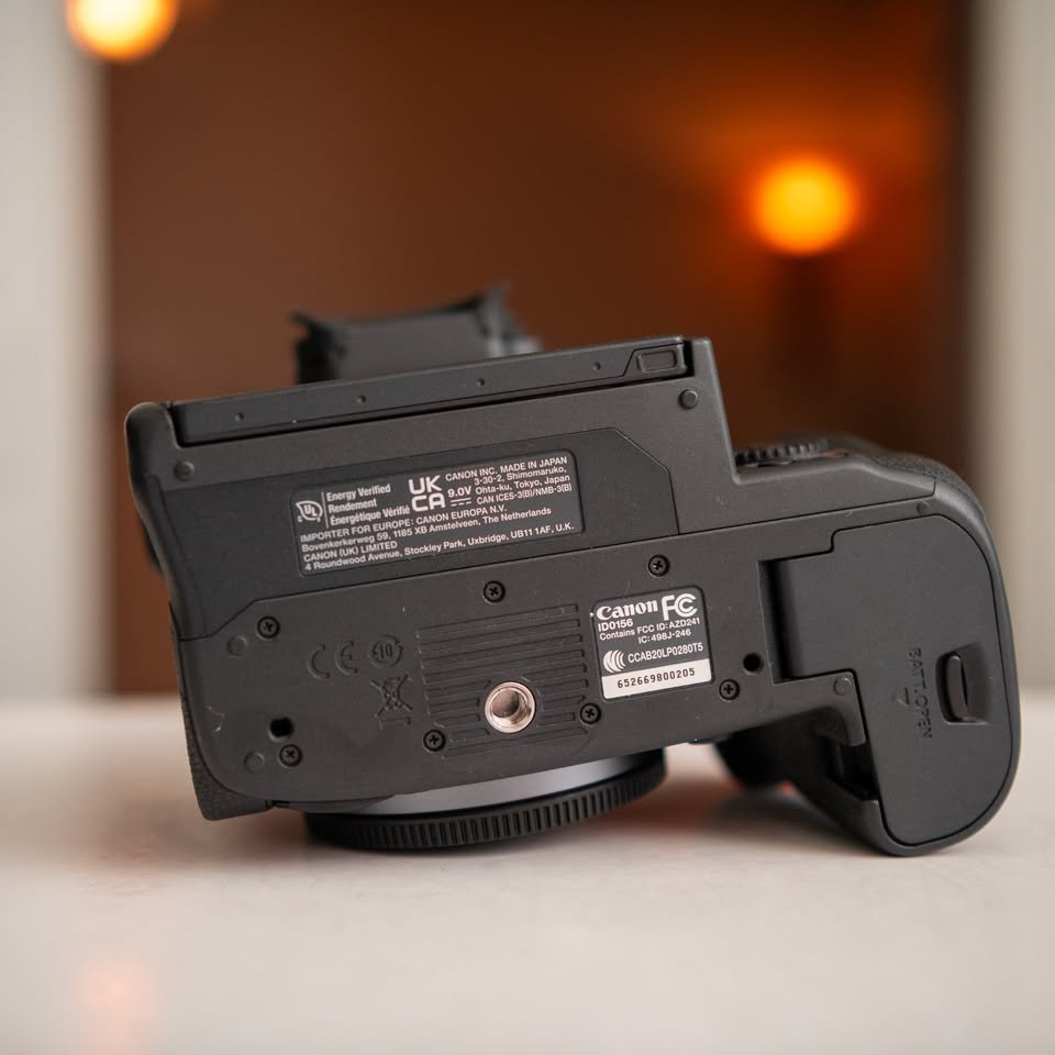 Canon EOS R5 C Mirrorless Cinema Camera - Image 7