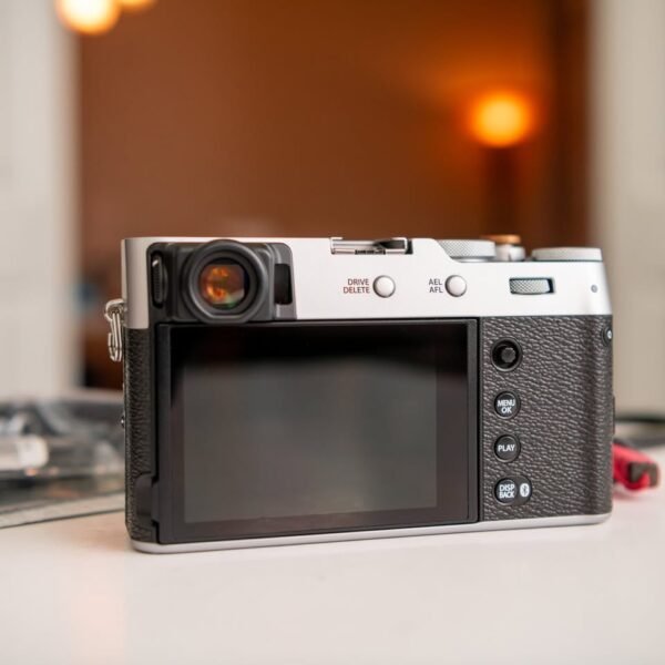 Fujifilm X100VI Camera (Silver) - Image 8